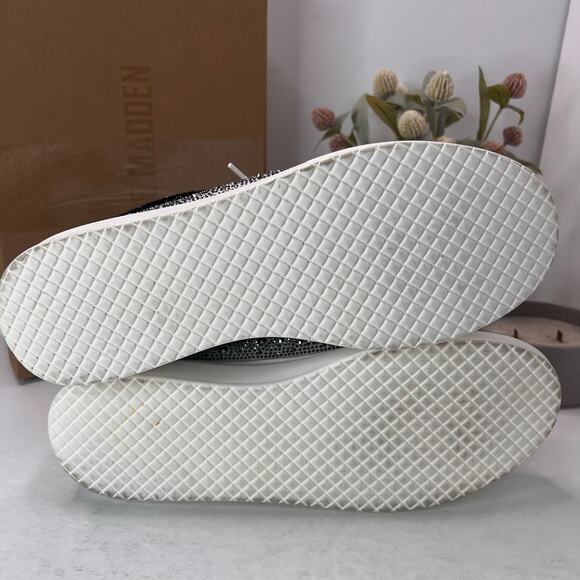 Steve Madden Icebox Jeweled Sneakers Beaded Silver Multi Women's 12M Tried On - Picture 7 of 9